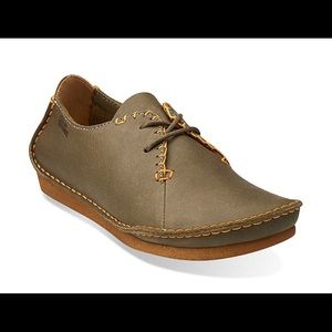 *NWT* Clarks Leather Faraway Field Shoes (Women’s)